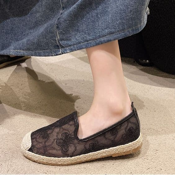 スリッポン 透かし蝶々刺繍メッシュスリッポン